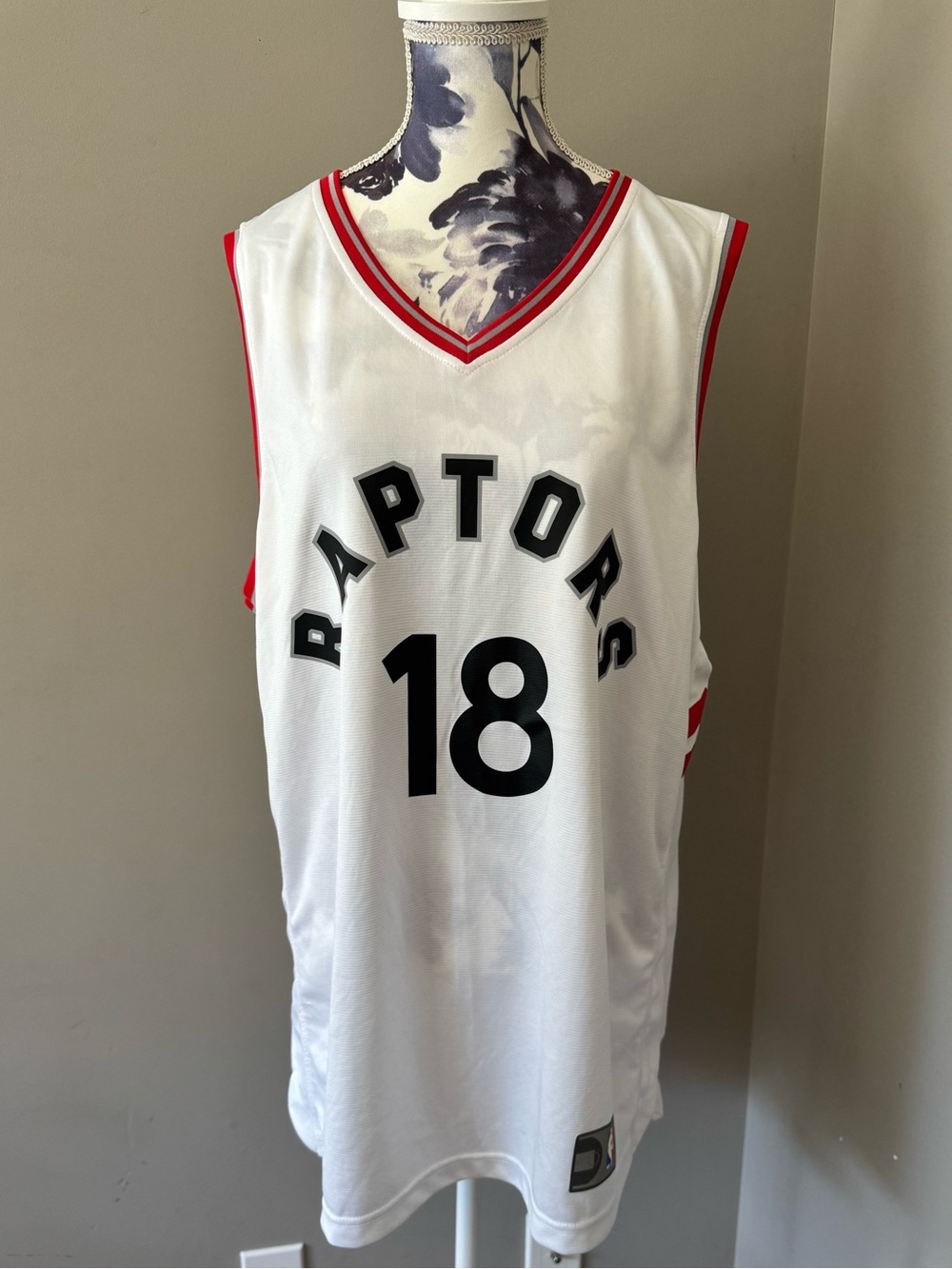 Toronto Raptors #18 White Basketball Jersey With Red Trim